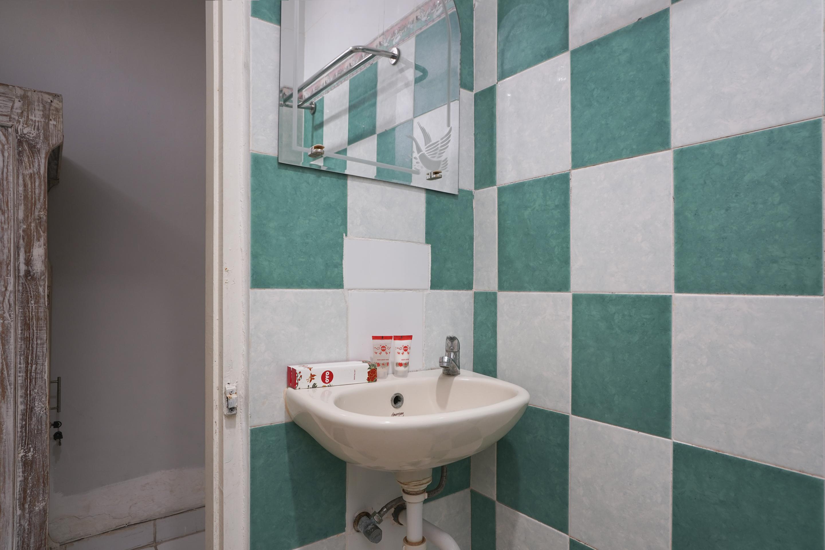 Oyo 1934 Sedana Inn Kuta  Ngoại thất bức ảnh